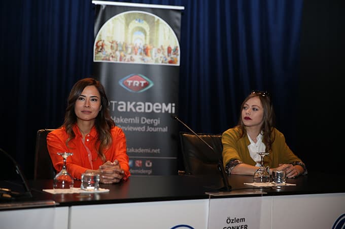 "Payitaht Abdülhamid" oyuncuları öğrencilerle buluştu