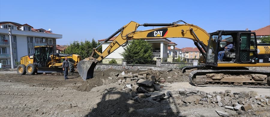 Karadere Caddesi'ndeki çalışmalar tamamlanıyor