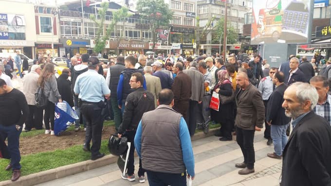Şehir merkezinde güpegündüz bıçaklandı