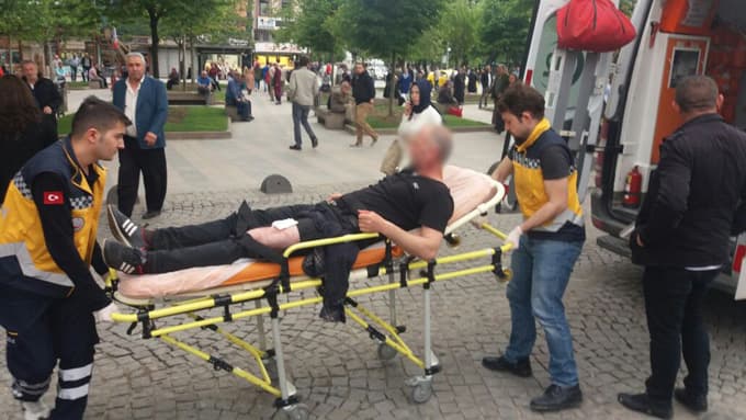 Şehir merkezinde güpegündüz bıçaklandı