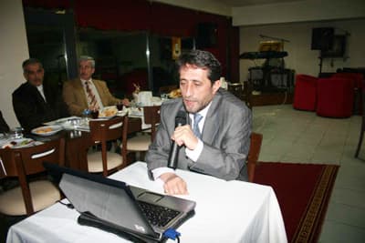 <p><font face="arial,helvetica,sans-serif" size="2"><strong>Katılımcılar</strong></font></p><p><font face="arial,helvetica,sans-serif" size="2">İsmail K&uuml;&ccedil;&uuml;k&ccedil;akır<br /></font><font face="arial,helvetica,sans-serif" size="2">İkbal Turizm Sakarya Şube M&uuml;d&uuml;r&uuml;<br /></font><font face="arial,helvetica,sans-serif" size="2">İsmail Eminler Y&ouml;netim Kurulu Sekreteri<br />Mehmet Yılmaz Araştırma ve Yayın Komisyonu Başkanı<br />Metin Kar Makina ve Otomotiv Sekt&ouml;r Kurulu Temsilcisi<br />Abdurrahman Şadi Tanış Teşkilatlanma Komisyon Başkanı<br />&Ouml;mer Faruk Yaman<br />Şube Sekreteri&nbsp;v</font><font face="arial,helvetica,sans-serif" size="2">e diğer M&Uuml;SİAD&nbsp;&uuml;yeleri</font></p>
