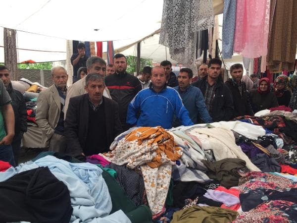 Çarşamba Pazarı'nda müşteri esnafı vurdu!