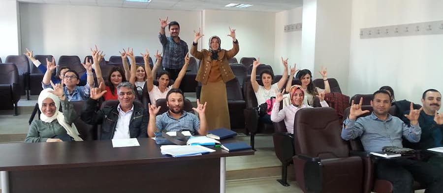 SAÜ'de idari ve akademik personel işaret dili öğrendi