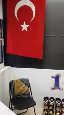 Sofuoğlu'nun paylaştığı videoda dikkat çeken ayrıntı