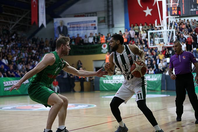 Büyükşehir Basket Şampiyonluğa koşuyor