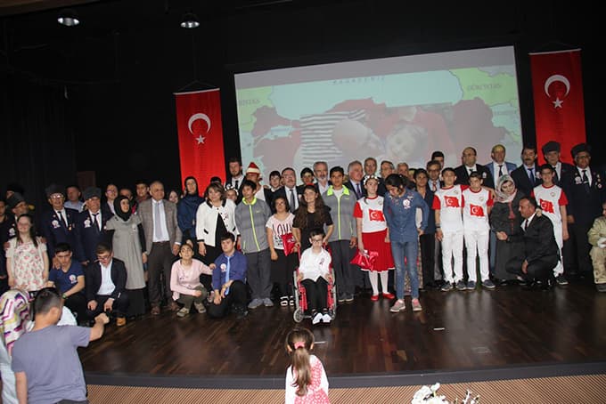 Özel Çocuklardan Özel Program