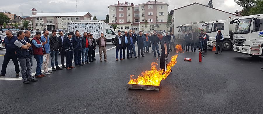 Destek elemanlarına yangın eğitimi
