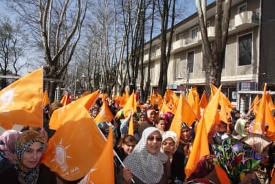 Hendek'te Miting Gibi Kutlama