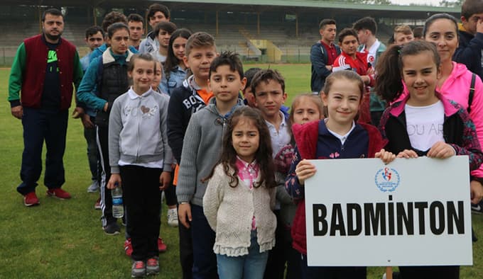 Genç sporcular, bayrama hazırlanıyor