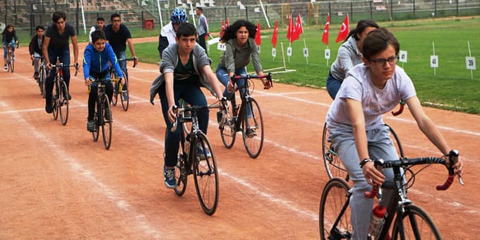 Genç sporcular, bayrama hazırlanıyor
