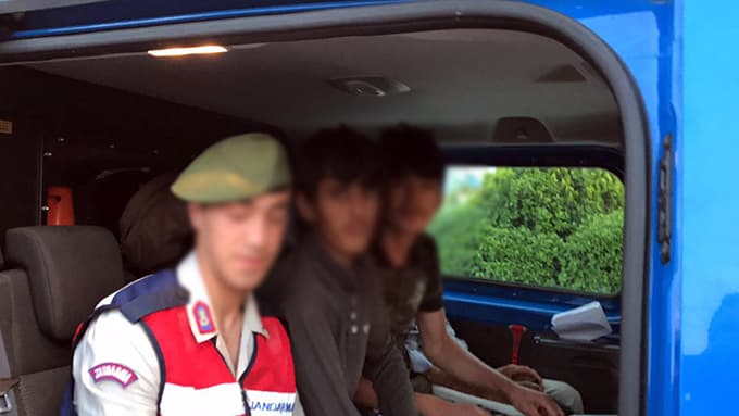 70 Afgan'ı dinlenme tesisine bırakıp kaçtılar
