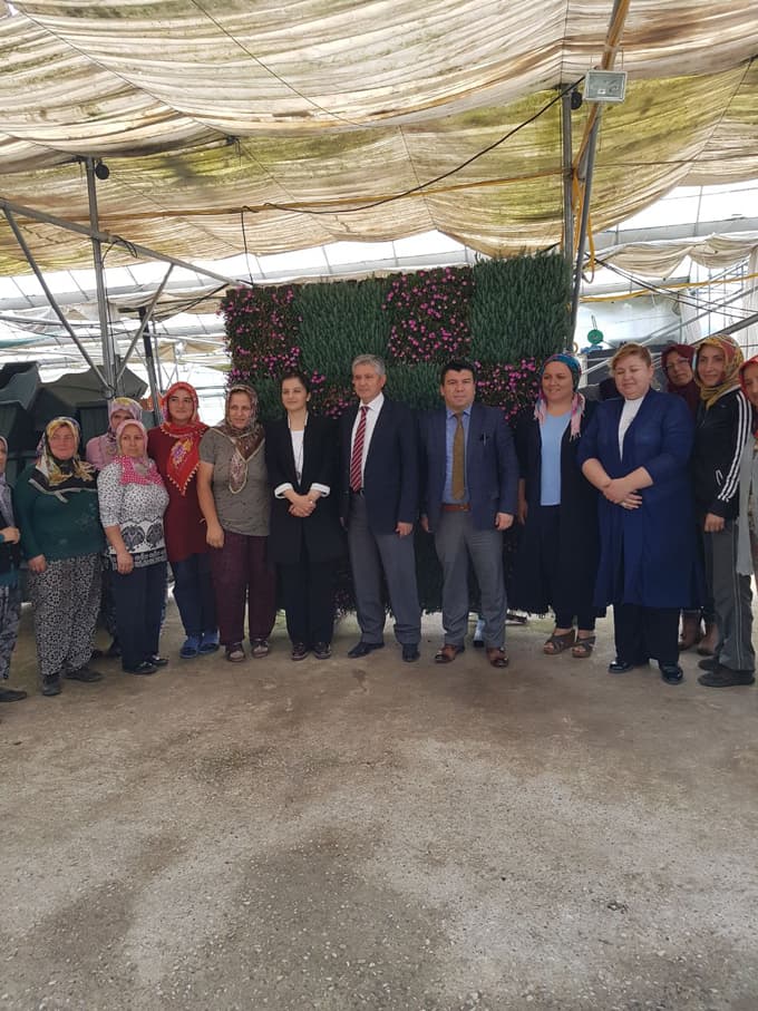 Söğütlü protokolünden çiftçilere ziyaret