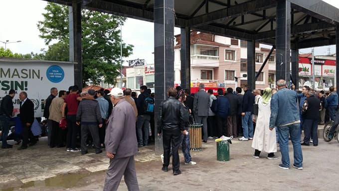 Atatürk Büstü'ne ve Türk bayrağına çirkin saldırı!