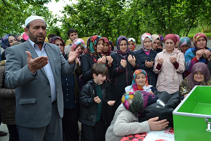 Minik Eymen hayata tutunamadı