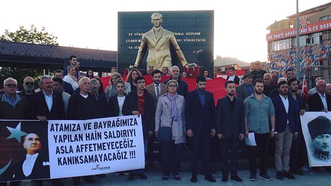 CHP'li gençler çirkin saldırıya tepki gösterdi