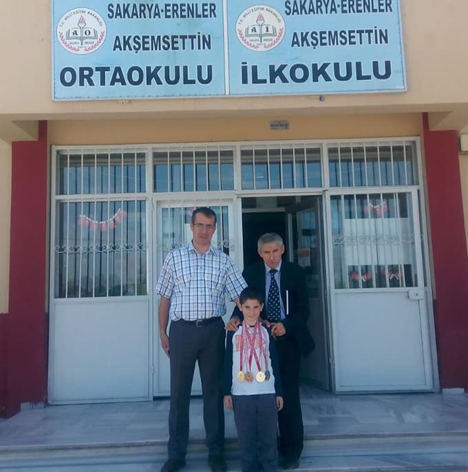 Köy okulundaki öğrenciden büyük başarı
