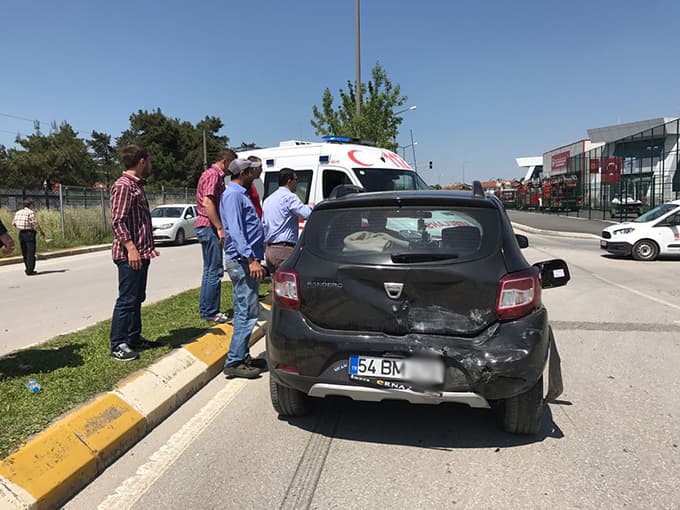 Adapazarı'nda trafik kazası