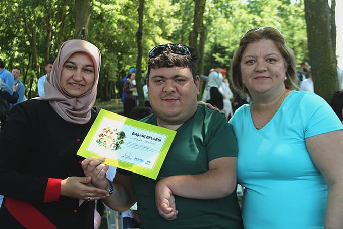 Özel kursiyerler karne heyecanı yaşadı