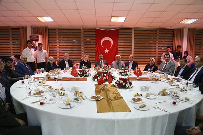 Şehit yakınları iftarda bir araya geldi