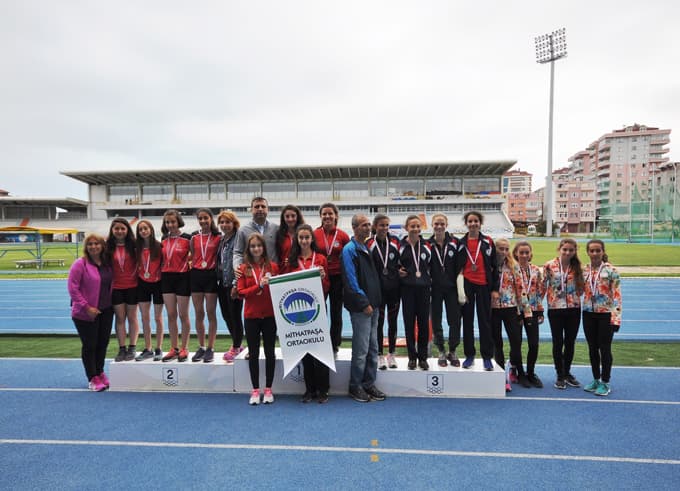 Sakaryalı okul, atletizmde Türkiye Şampiyonu oldu