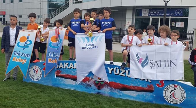Minikler kupalarına kavuştu