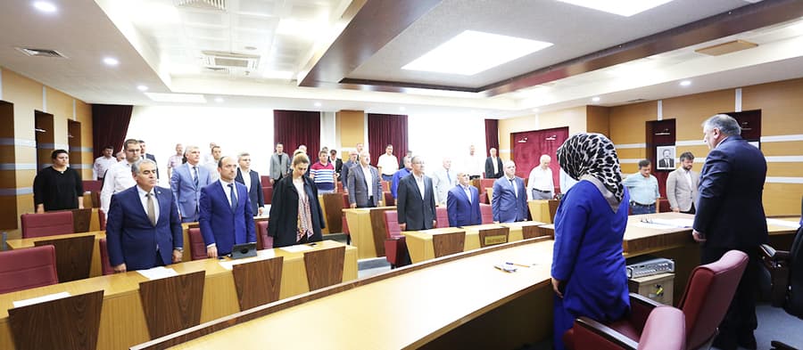 Meclis Toplantısı 13 Kahraman İçin Saygı Duruşuyla Başladı