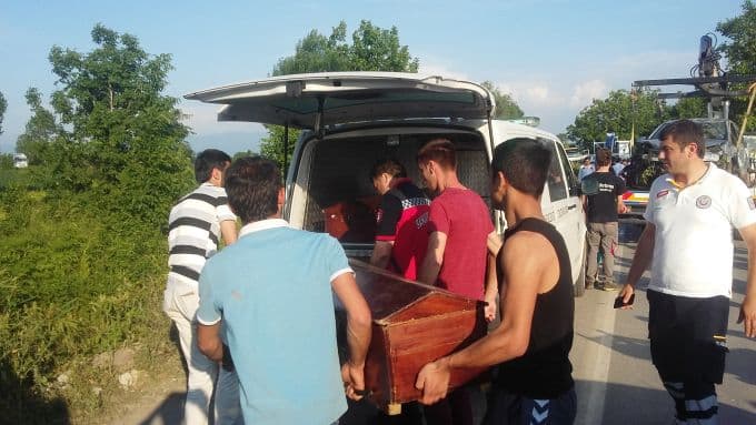 Otomobil dereye uçtu: 1 ölü, 1 yaralı