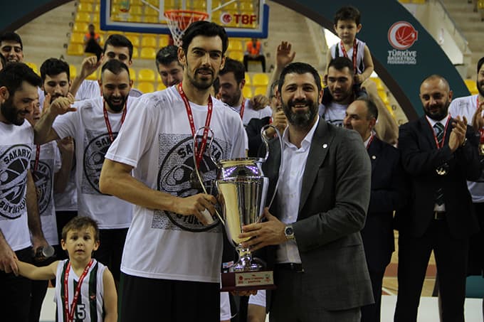 Şampiyon Sakarya Büyükşehir Belediyesi