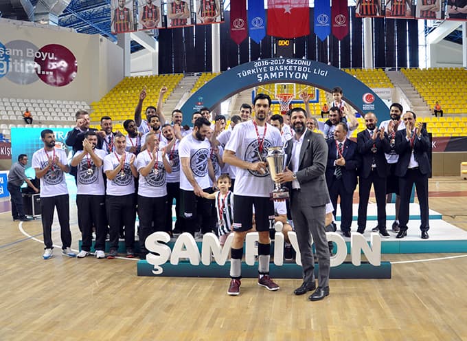 Şampiyon Sakarya Büyükşehir Belediyesi