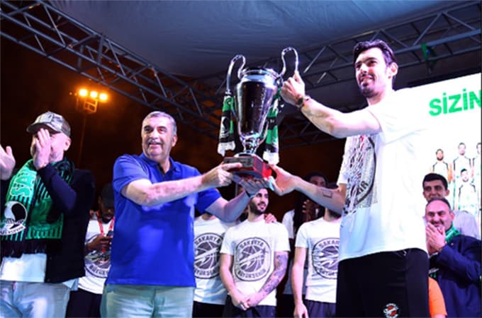 Şampiyon Sakarya Büyükşehir Belediyesi
