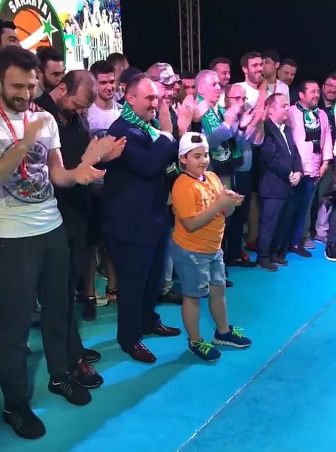Şampiyon Sakarya Büyükşehir Belediyesi
