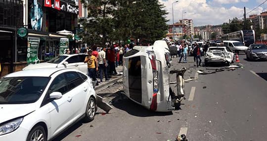 Otobüsün frenleri patlamamış