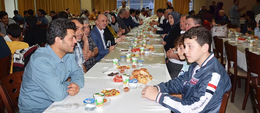 AK Parti Erenler İftarda bir araya geldi