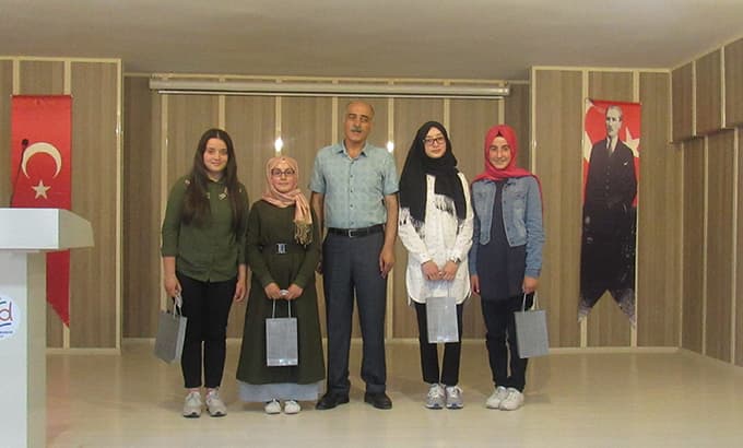 TEOG'da başarılı olan öğrencilere ödül