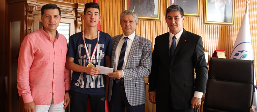 Sakaryalı Muhammed Kahramanmaraş'tan birincilikle döndü