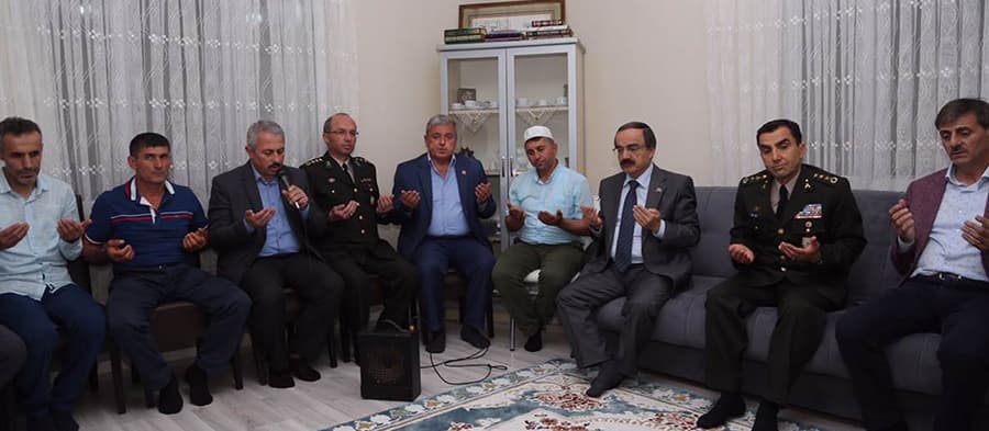 Vali Coş Şehit Ailelerini Ziyaret Etti