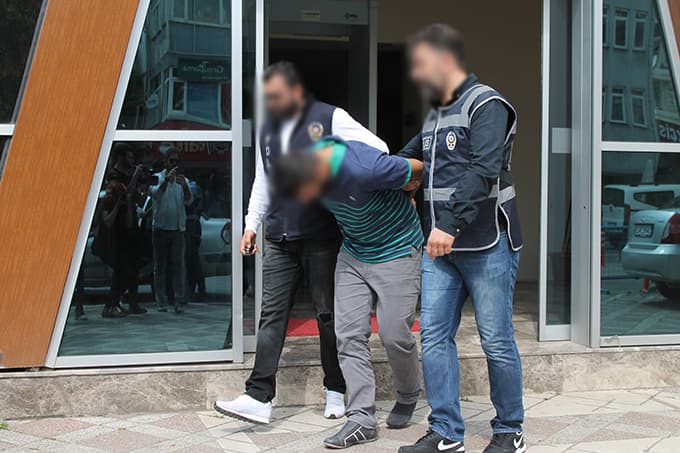 Akü hırsızları tutuklandı