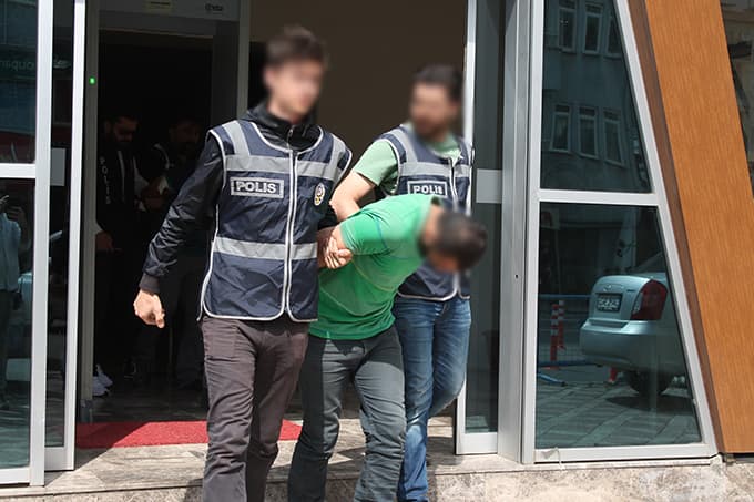 Akü hırsızları tutuklandı