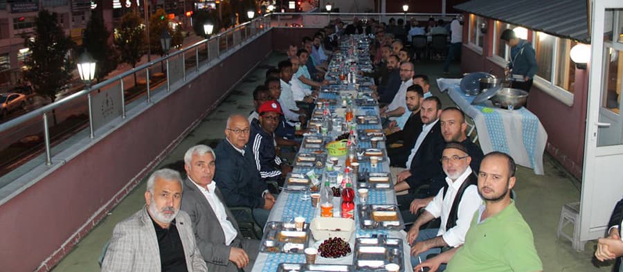 Somalili öğrenciler TÜMSİAD'ın iftarına katıldı