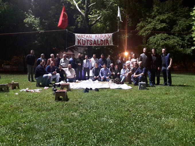 15 Temmuz nöbetini iftar masasında sürdürdüler 