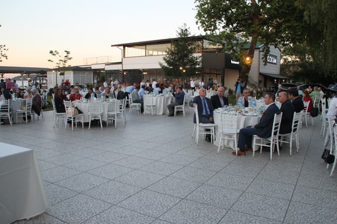 AK Parti Sapanca teşkilatı iftarda bir araya geldi