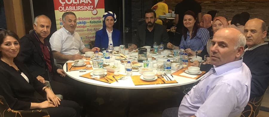 Çölyak hastaları iftarda buluştu