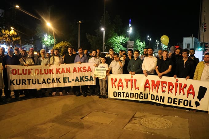 İsrail ve Amerika'yı lanetlemek için eylem yaptılar
