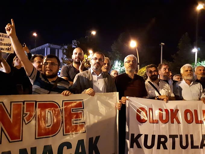 İsrail ve Amerika'yı lanetlemek için eylem yaptılar