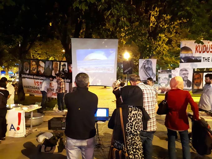İsrail ve Amerika'yı lanetlemek için eylem yaptılar