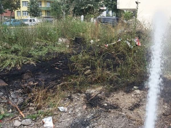 Yanmaya başlayan otluk alan söndürüldü