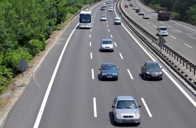 Bayram dönüşü Sakarya'da trafik yoğunluğu yaşandı