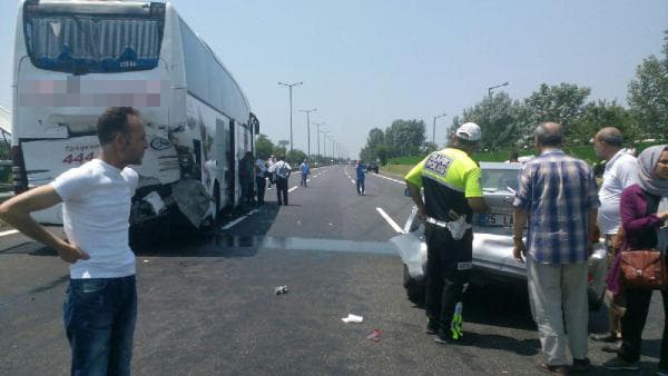 TEM'de 10 araç trafik kazasına karıştı