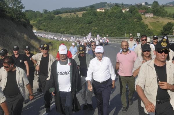 Kortej yürüyüşünde Sakarya'ya giriş yapıldı