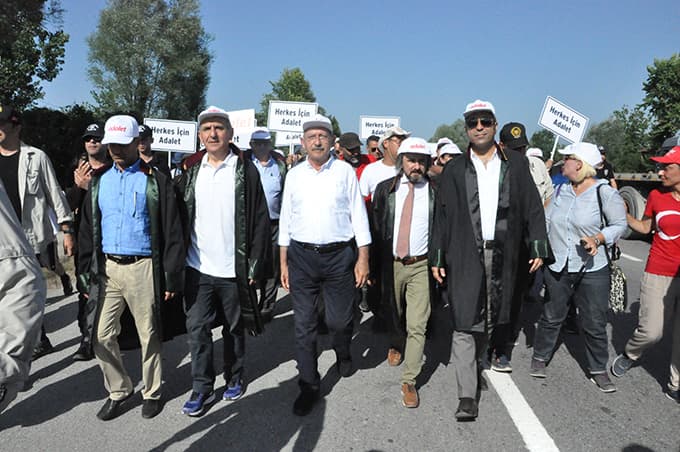 Kortej yürüyüşünde Sakarya'ya giriş yapıldı